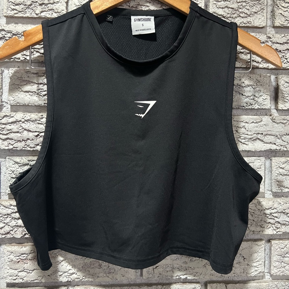 Gymshark Women's Black Cropped Training top